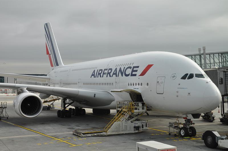 foto_20111028_1338_01.jpg - [de]Der nächste Airbus ist am anderen Größenende zu finden.[en]The next Airbus is found on the opposite end of the size scale.