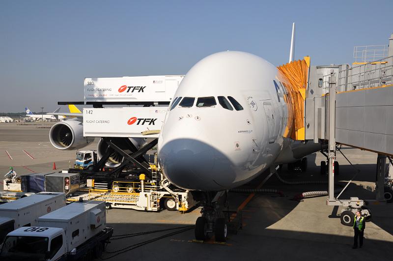 foto_20111029_0940_02.jpg - [de]Nach langem und verspätetem Flug in Tokyo gelandet.[en]Arrived in Tokyo after a long and delayed flight.