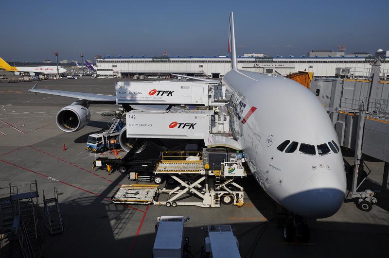 foto_20111029_0941_02.jpg - [de]Der Kabinenservice geht sofort los.[en]Service of the cabin is starting immediately.