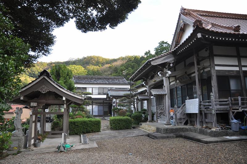 foto_20111112_0833_02.jpg - [de]Und noch einmal ein Blick auf den Tempel von der anderen Seite.[en]The temple ground as seen from the other side.
