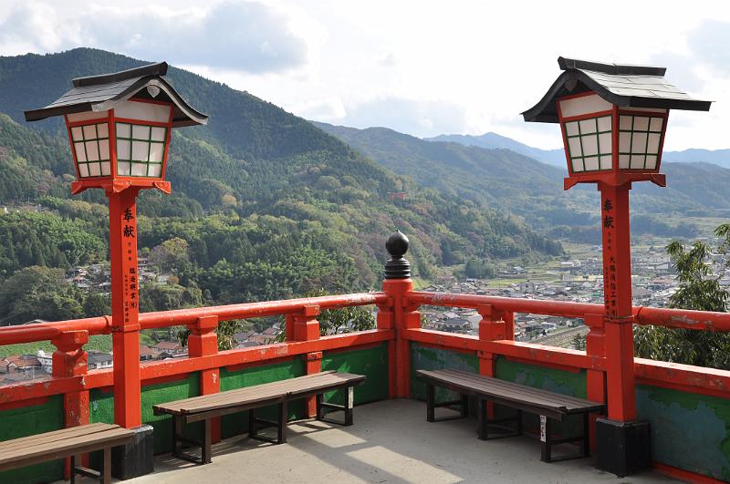 foto_20111112_1402_02.jpg - [de]Mit einem tollen Blick über Tsuwano.[en]A great view over Tsuwano.