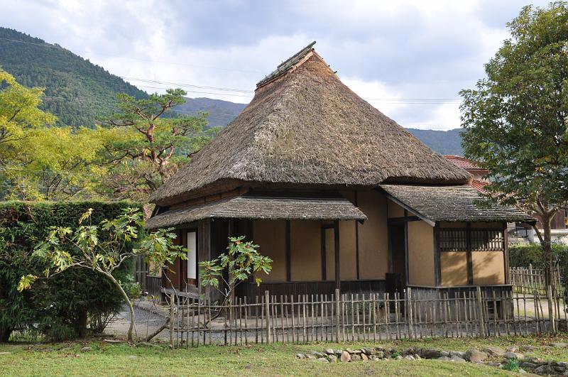 foto_20111112_1504_01.jpg - [de]Früheres Wohnhaus von Nishi Amane.[en]Former residence of Nishi Amane.
