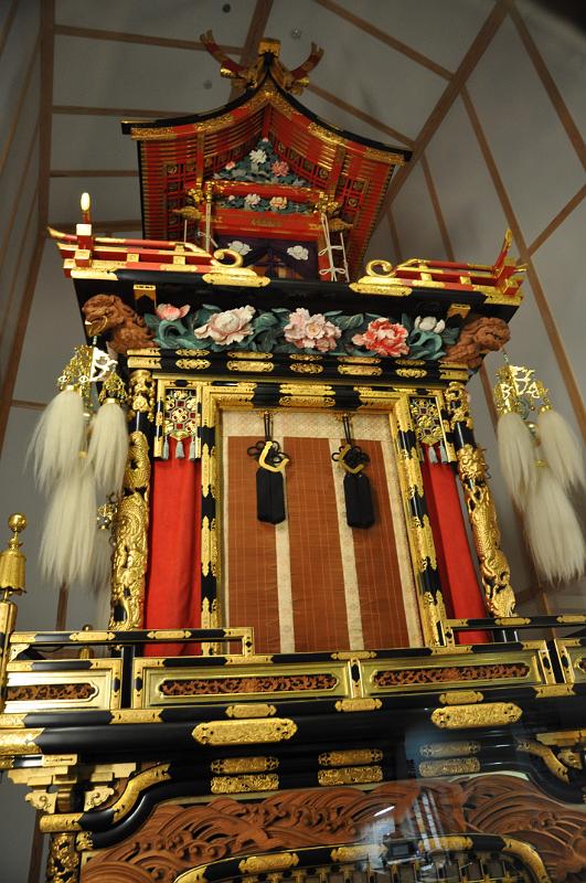 foto_20111115_1214_01.jpg - [de]Die Tais sind alle reich verziert.[en]The Tais are nicely decorated.