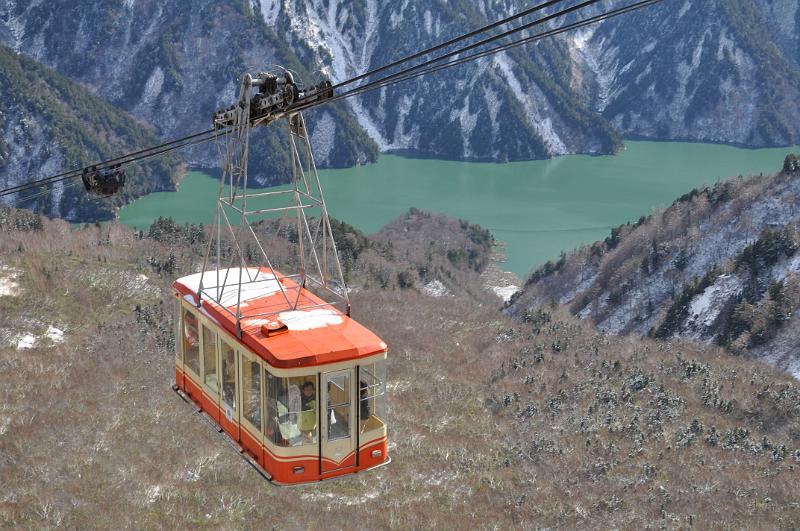 foto_20111117_1113_04.jpg - [de]Begegnung mit der anderen Gondel.[en]Meeting the other gondola.