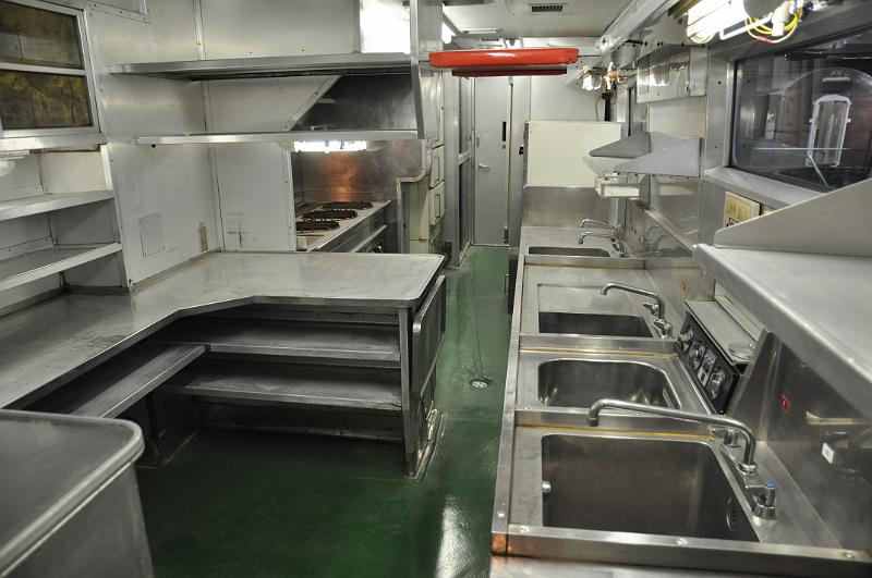 foto_20111118_1124_02.jpg - [de]Für damalige Verhältnisse bestimmt sehr großzügig eingerichtete Küche.[en]A very space kitchen for these days I assume.