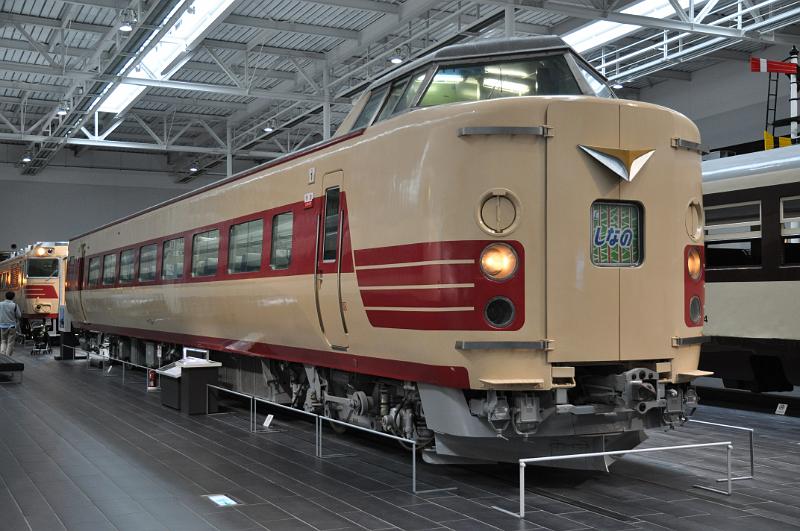 foto_20111118_1127_02.jpg - [de]Noch einmal der Kuha 381 Neigezug im Vollformat.[en]The Kuha 381 tilting train in full format.