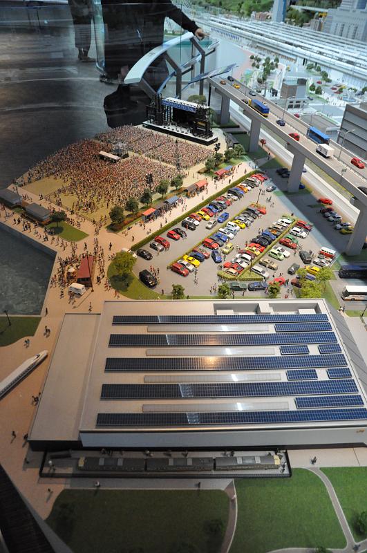 foto_20111118_1154_01.jpg - [de]Nachbau des hiesigen Eisenbahnmuseums und eines Open-Air Konzerts - ob die Bauer mal im MiWuLa waren?[en]Rebuild of the local railway museum and of an open air concert - I wonder if some of the builders have gotten some ideas from the MiWuLa in Hamburg.