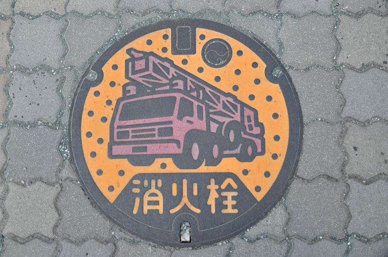 foto_20111029_1543_02.jpg - [de]Und wieder ein Beitrag für meine Gullideckelsammlung.[en]Another entry for my collection of sink covers.