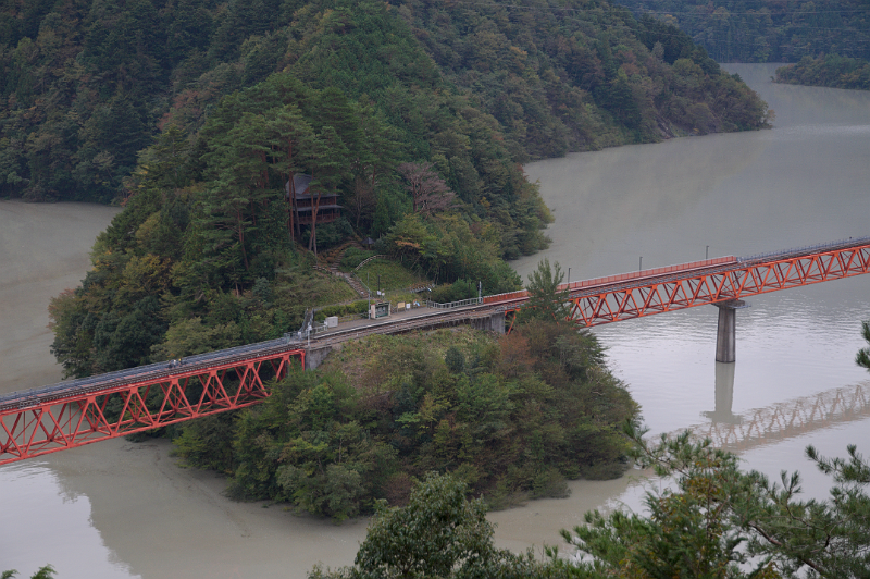 foto_20111030_1254_01.png - [de]Der Bahnhof nun in seiner gesamten Schönheit.[en]Finally you can see the station in its full beauty.