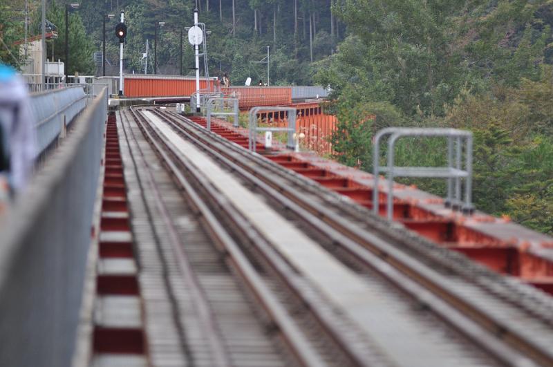 foto_20111030_1313_03.jpg - [de]Blick auf die Bahnhofseinfahrt.[en]View of the station entrance.