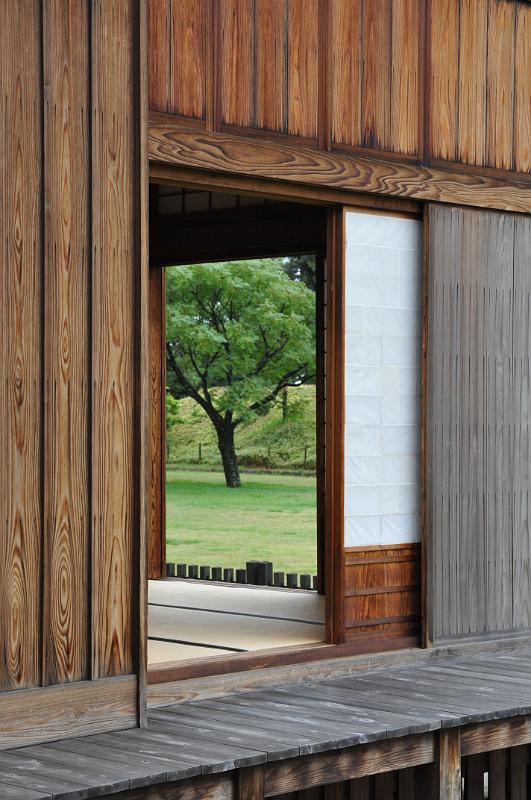 foto_20111106_1145_02.jpg - [de]Einfach ein schöner Durchblick.[en]A nice view through the corner of this building.