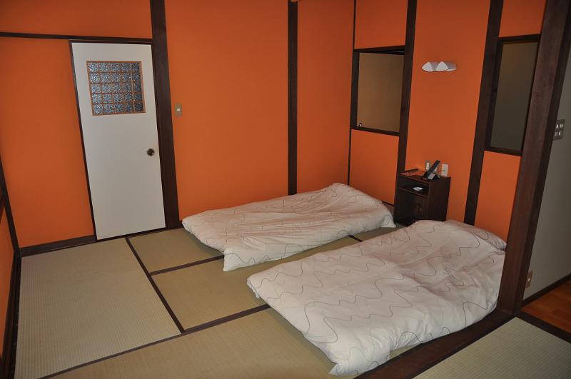 foto_20111108_1513_01.jpg - [de]Mein Zimmer ist sehr modern eingerichtet.[en]The room looks very modern.