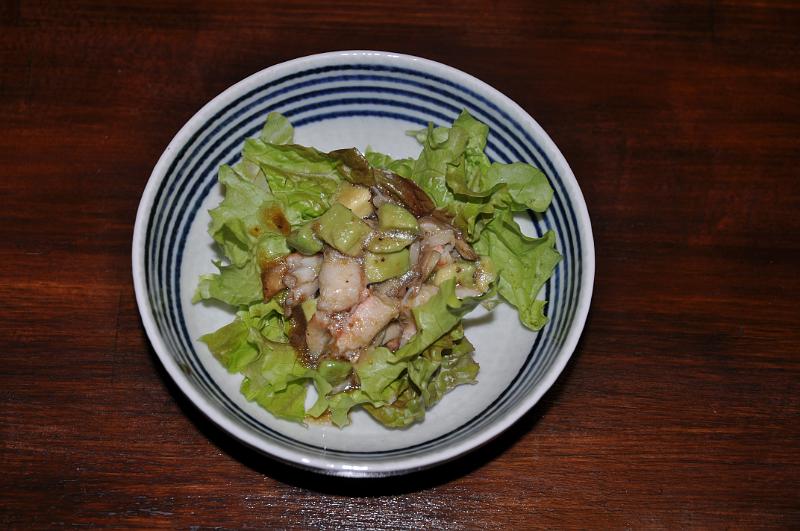 foto_20111108_1905_02.jpg - [de]Man kann auch einen Salat hübsch anrichten und geschmacklich verfeinern.[en]A nicely decorated (and tasting) salad.