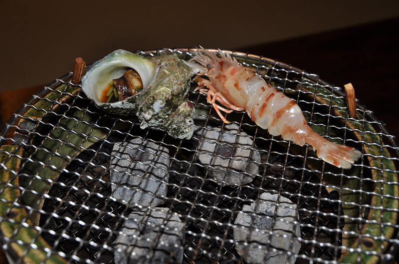 foto_20111108_1933_02.jpg - [de]Alles wird auf dem Grill selbst zubereitet.[en]You prepare everything yourselves on the grill.