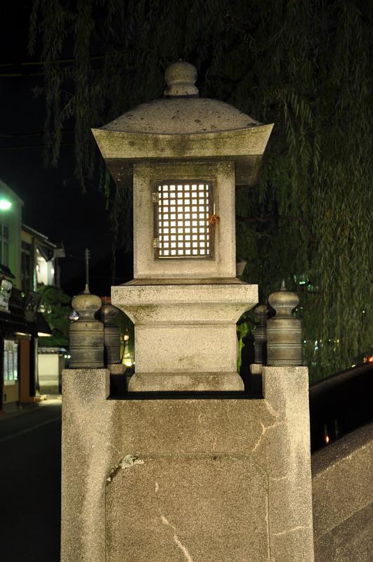 foto_20111108_2129_02.jpg - [de]Eine der berühmten Steinlaternen.[en]One of the famous stone lanterns.
