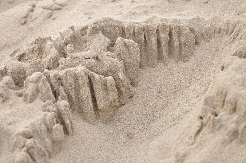 foto_20111109_1419_01.jpg - [de]Aus Fußabdrücken enstehen interessante Formen.[en]Interesting shapes form from foot prints in the sand.