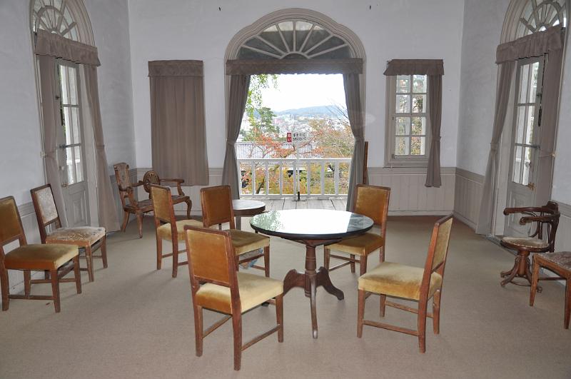 foto_20111110_1151_01.jpg - [de]Bei einem solchen Ausblick auf Matsue kann man seinen Tee sicherlich genießen.[en]With such a nice view of Matsue it's surely easy to enjoy your tea.